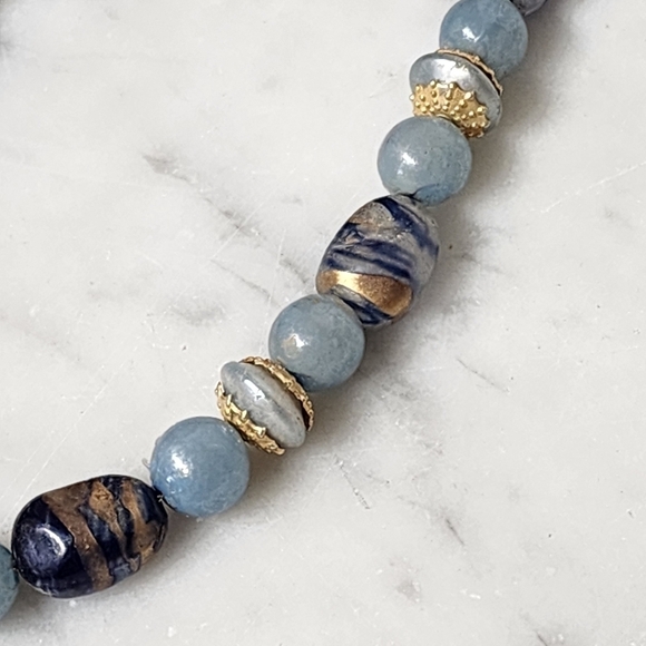 Vintage Acrylic Faux Stone Necklace Beaded Slide Delicate Chain Lightweight Blue - Picture 3 of 6